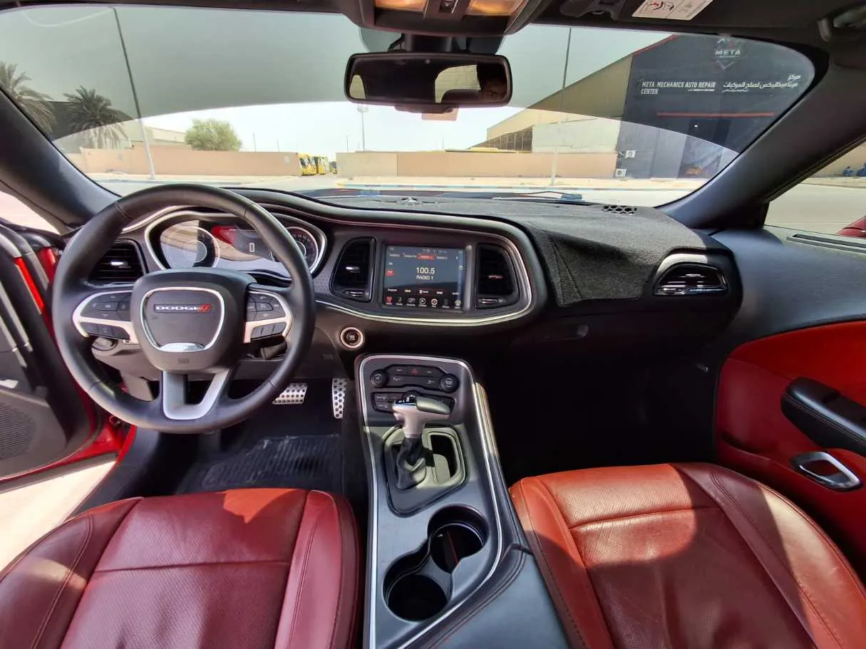 Car image 14