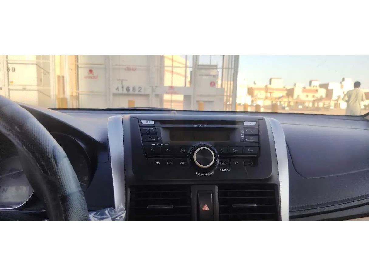 Car image 17