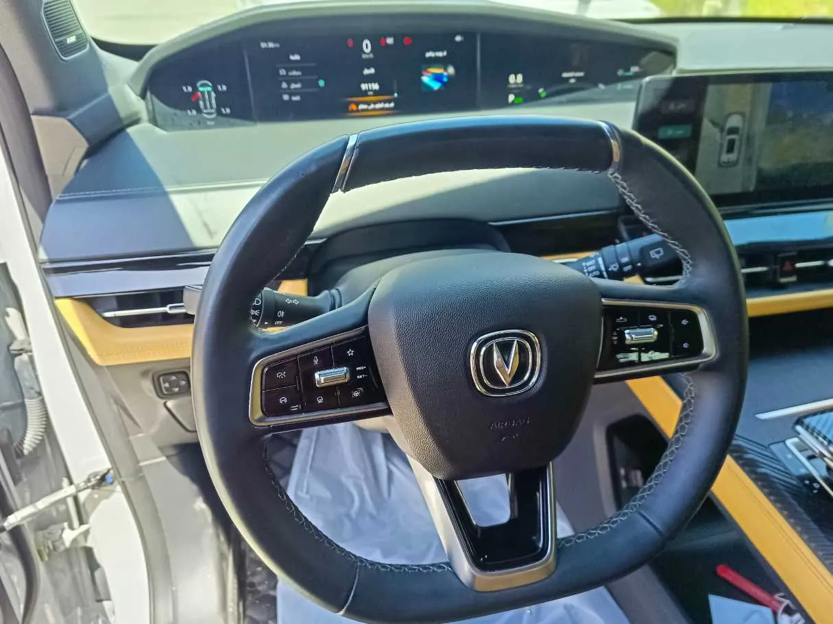 Car image 13