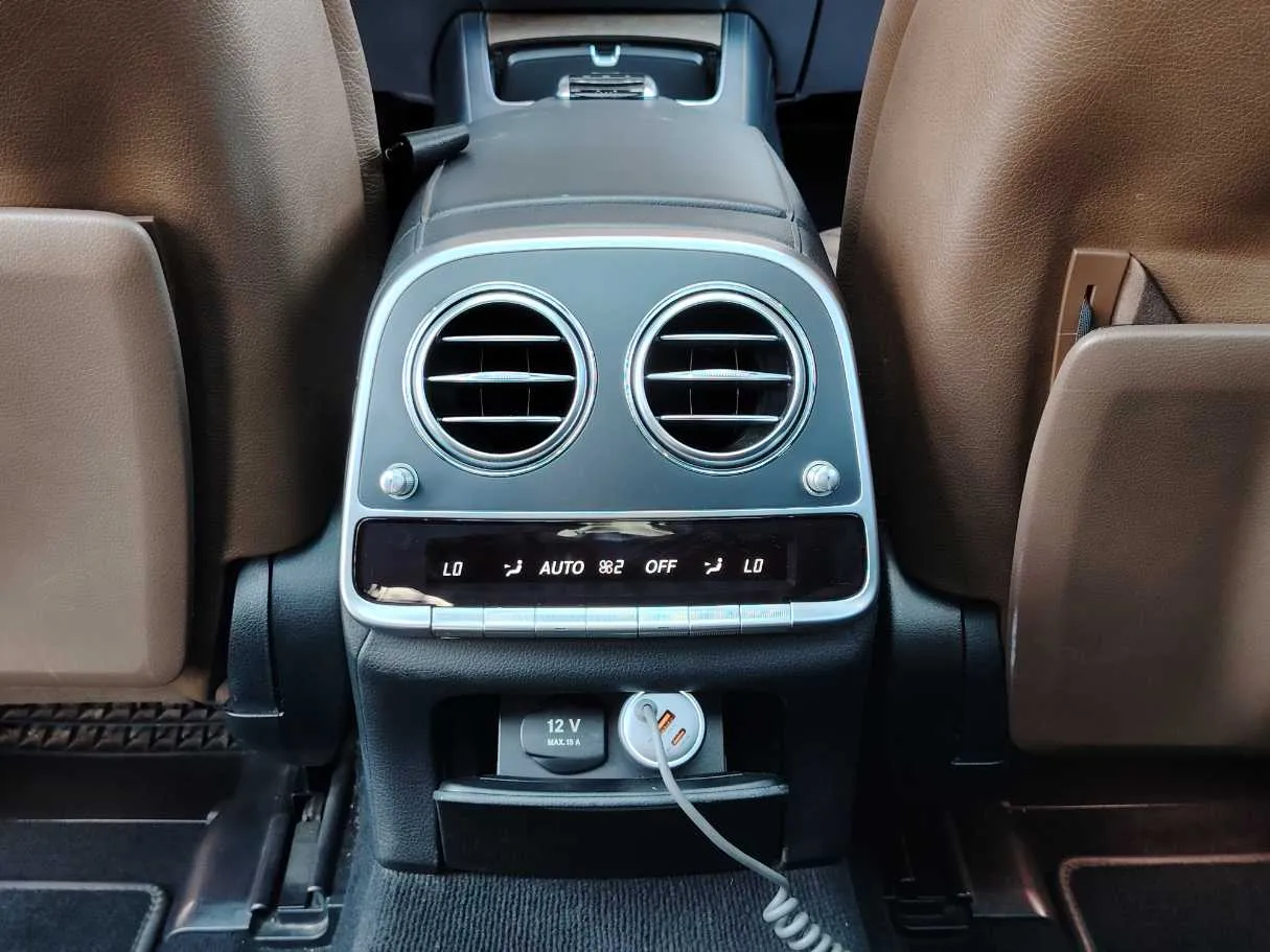 Car image 32