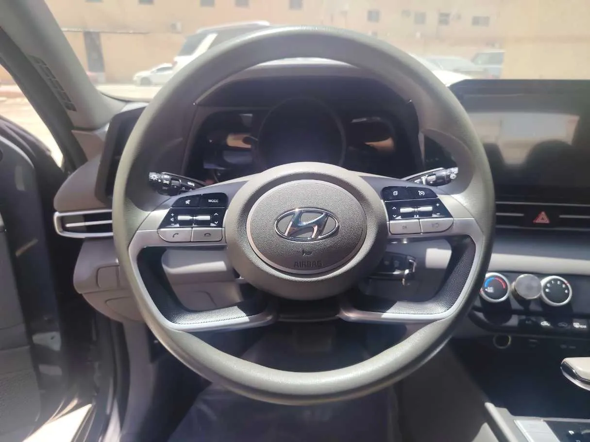Car image 22