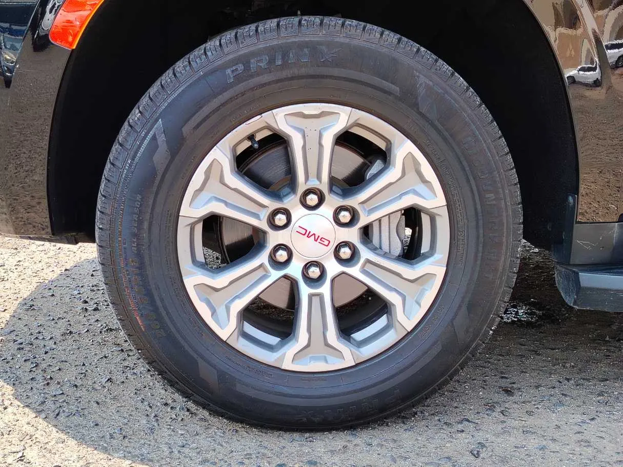 Car image 10