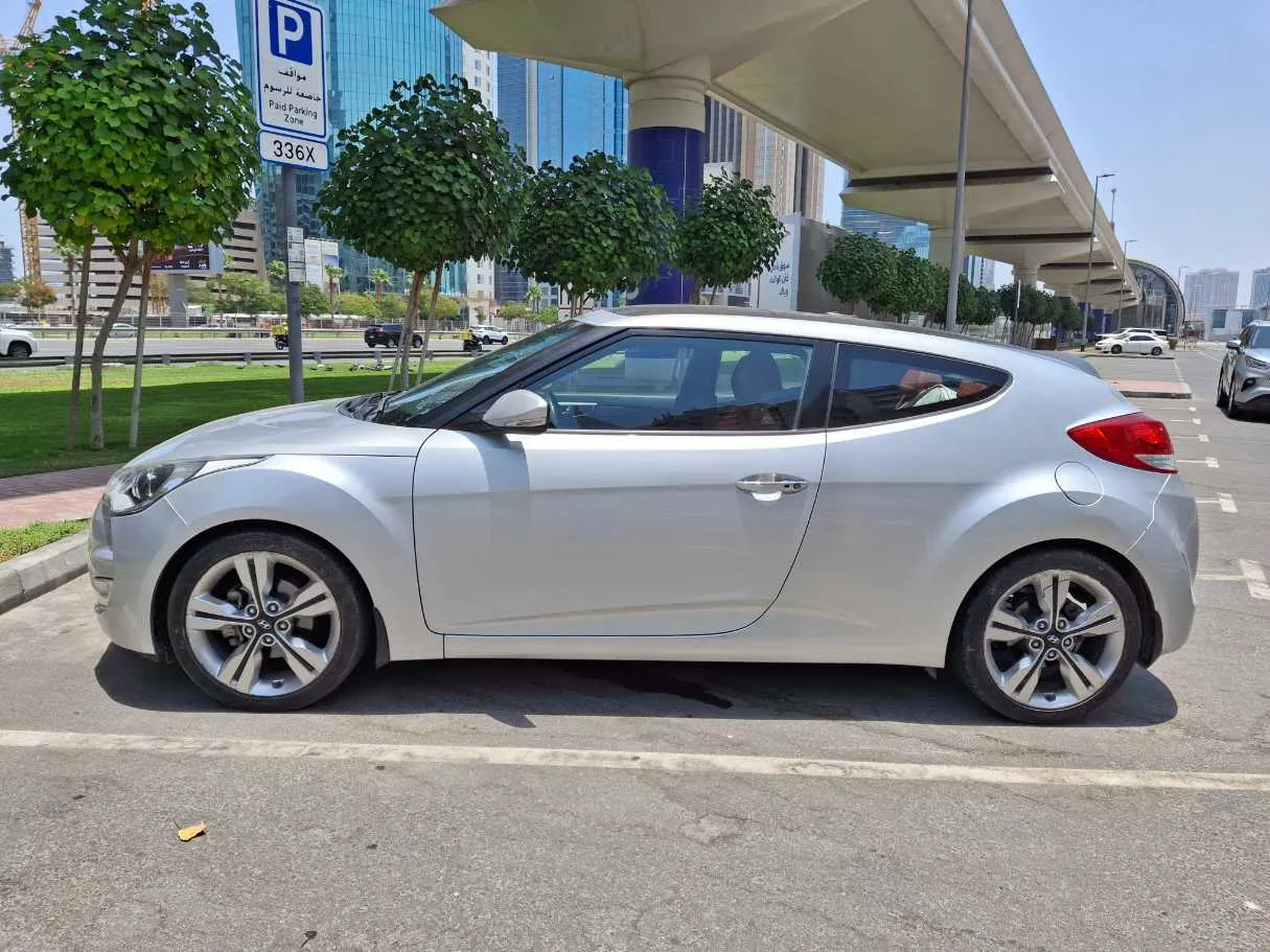 Car image 8