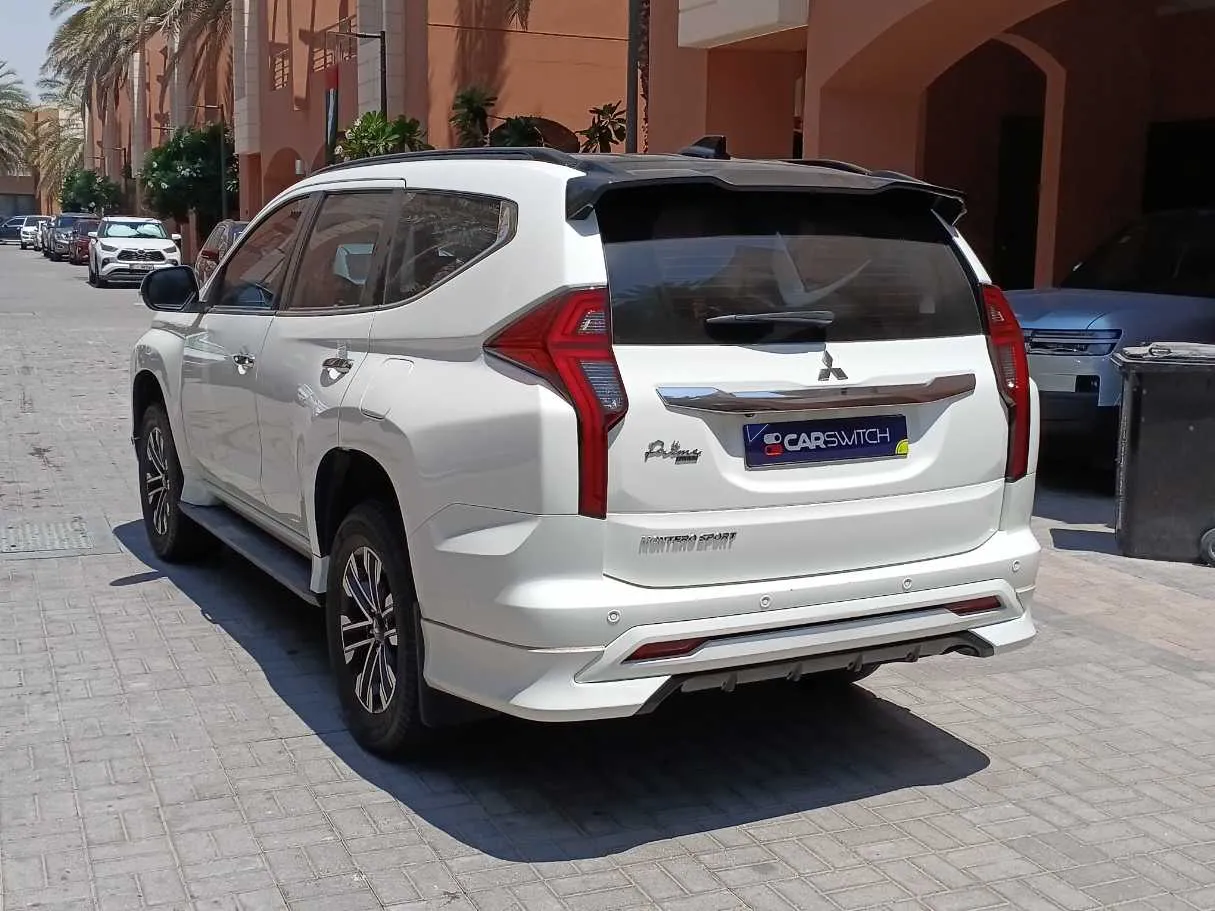 Car image 7