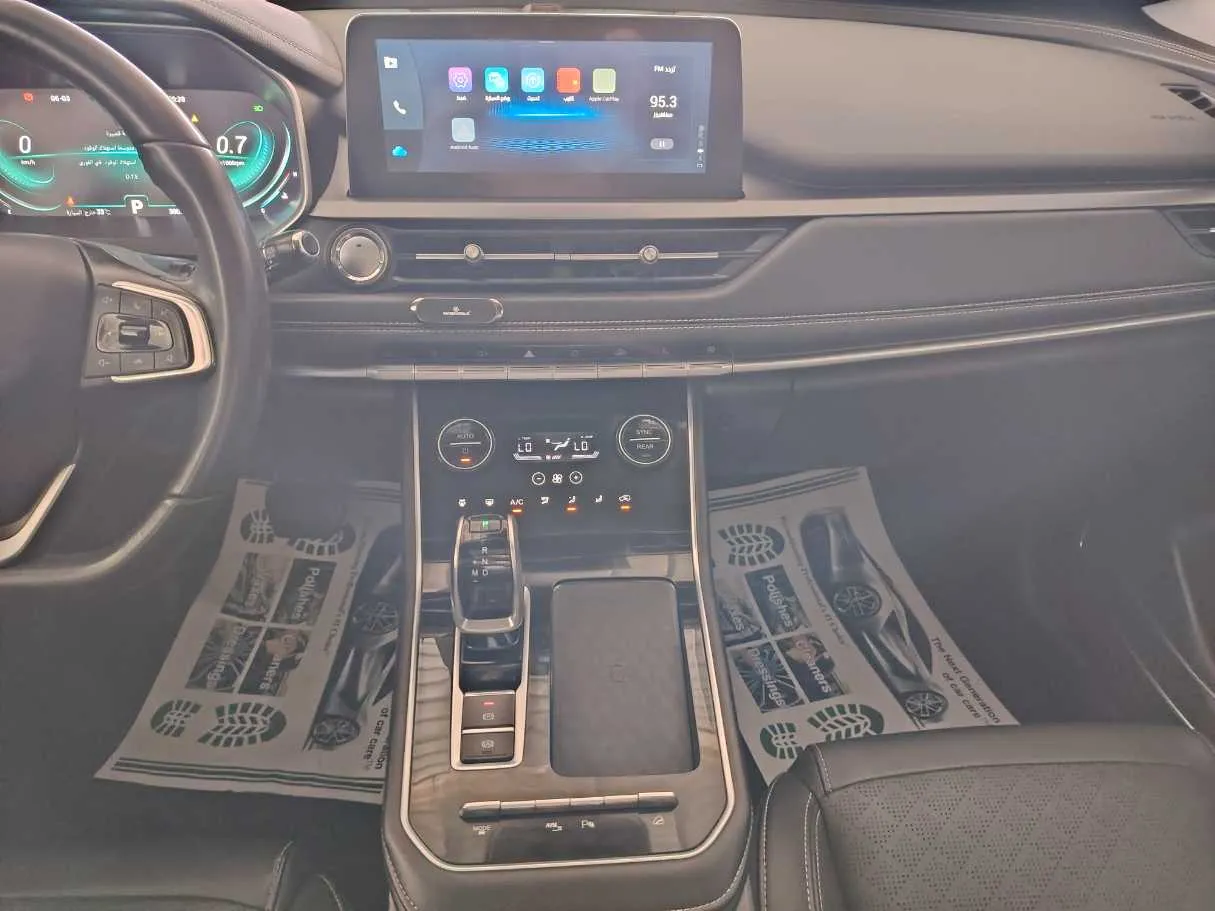 Car image 25