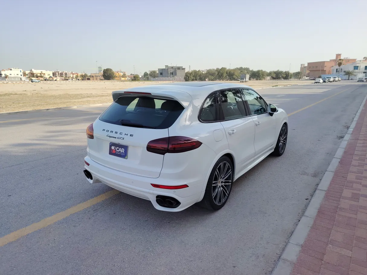 Car image 5