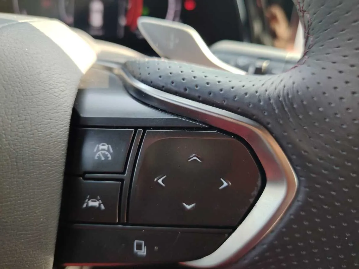 Car image 40