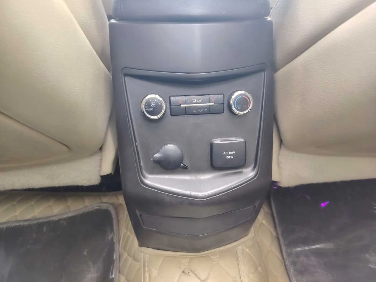 Car image 28