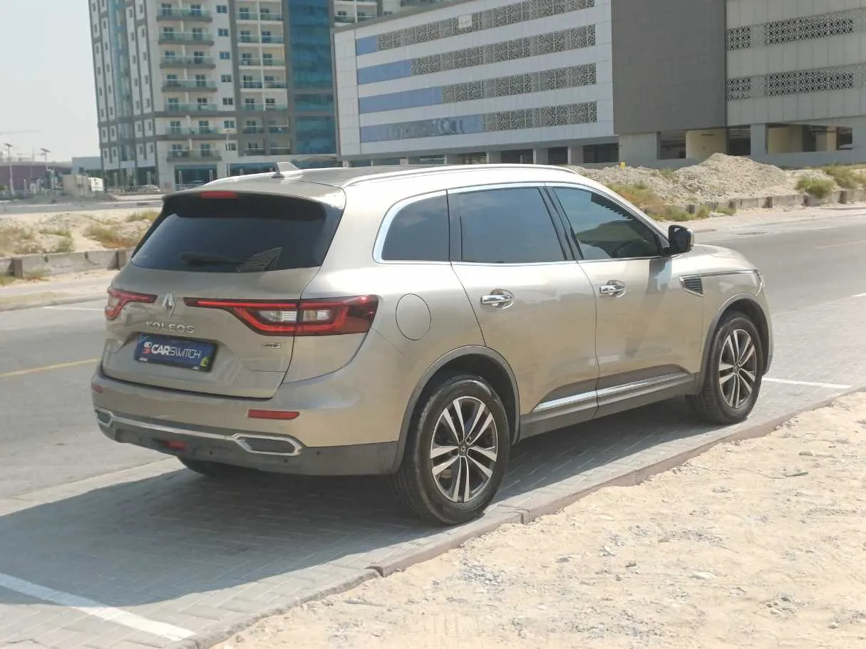 Car image 5