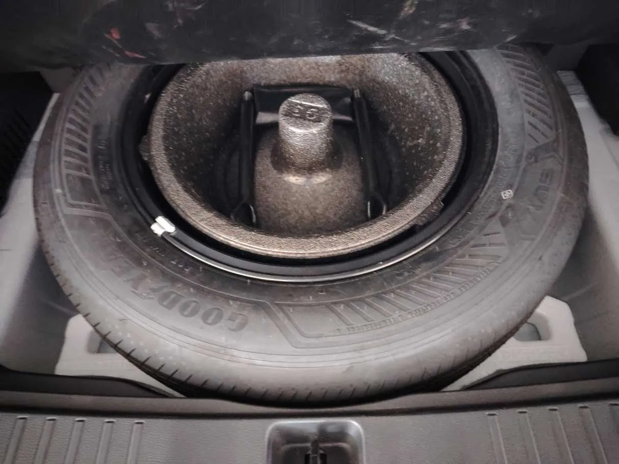 Car image 38
