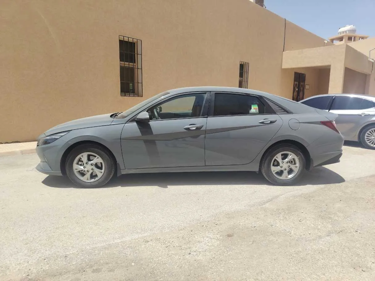 Car image 8