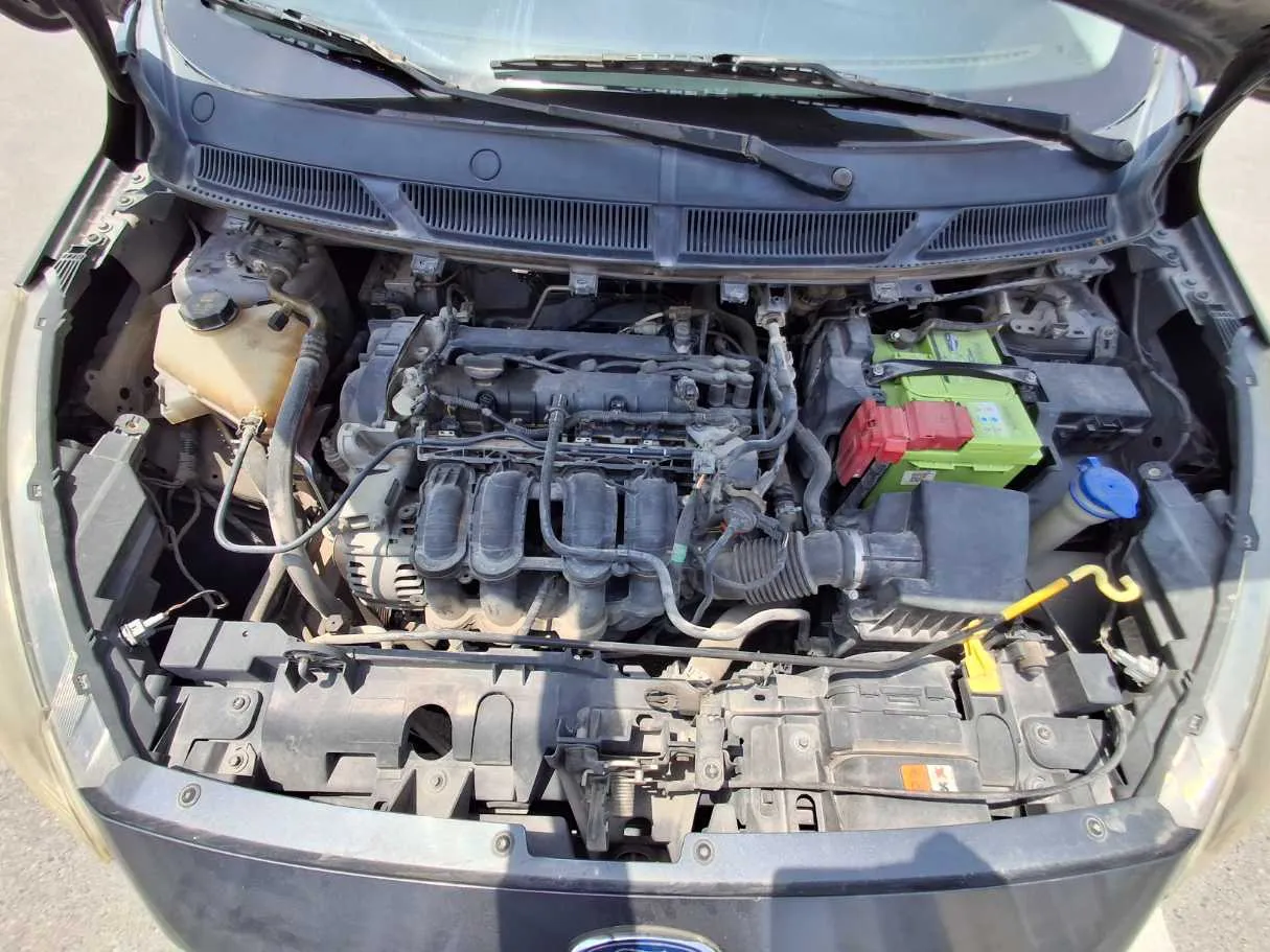 Car image 18