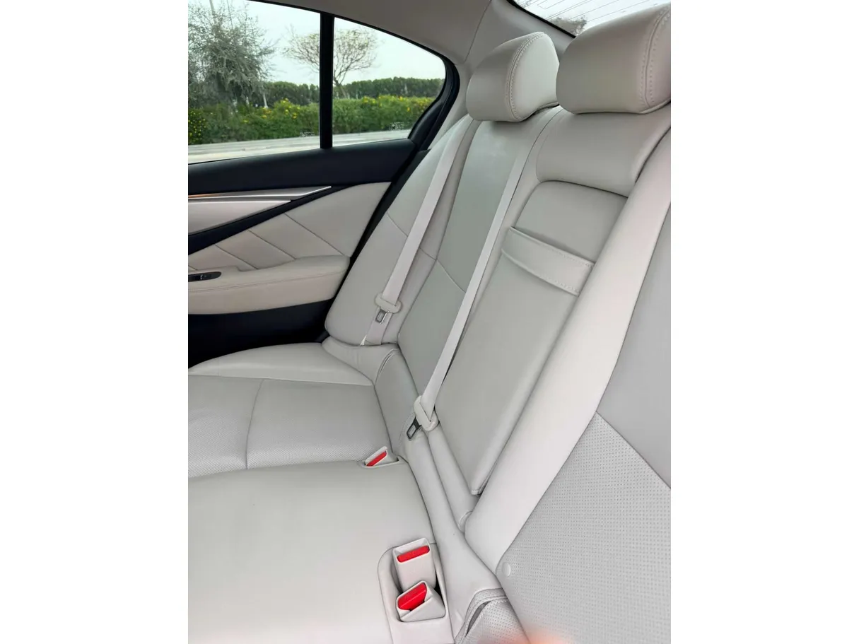 Car image 27