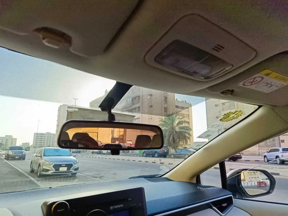 Car image 28