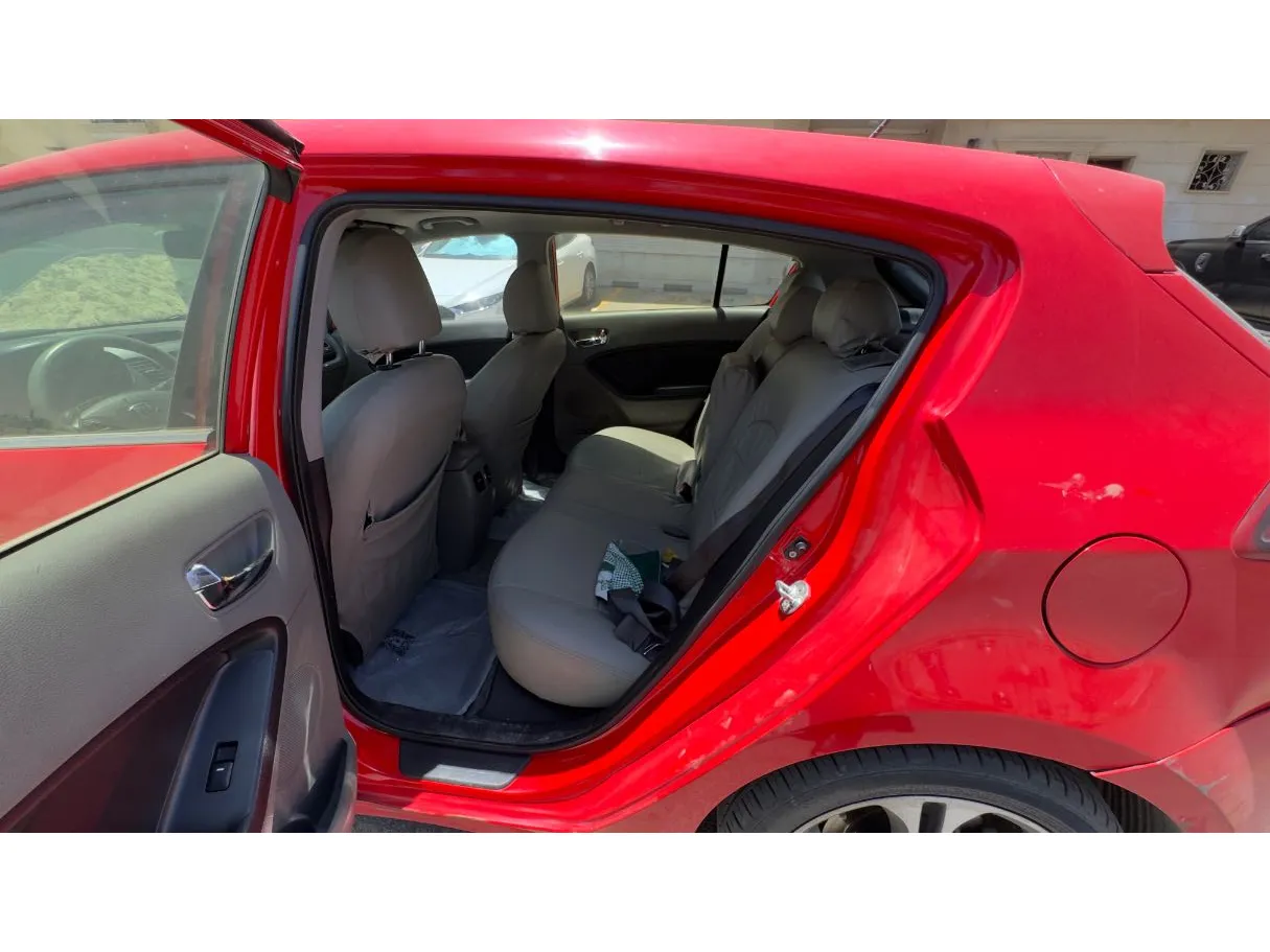Car image 13