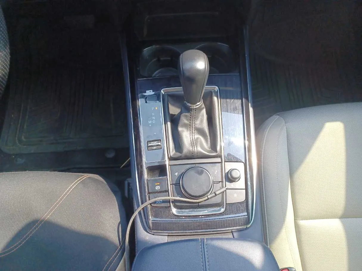 Car image 13