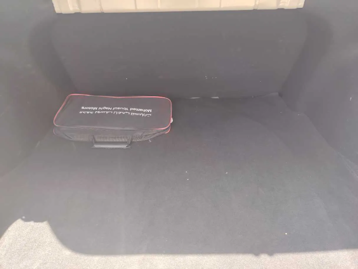Car image 22
