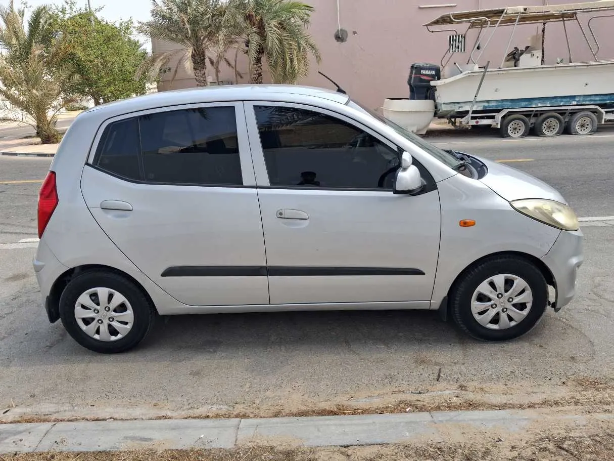 Car image 8