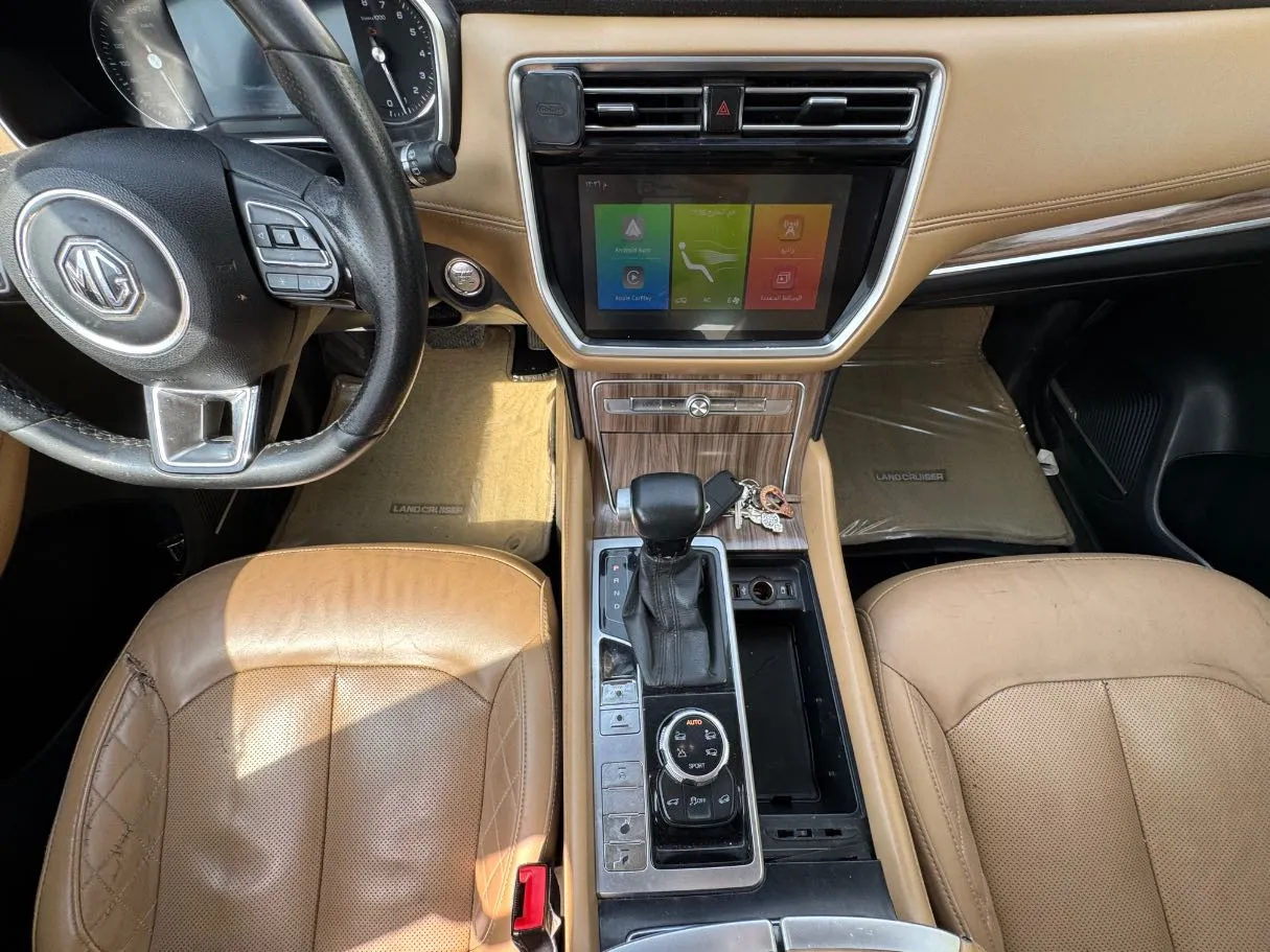 Car image 18