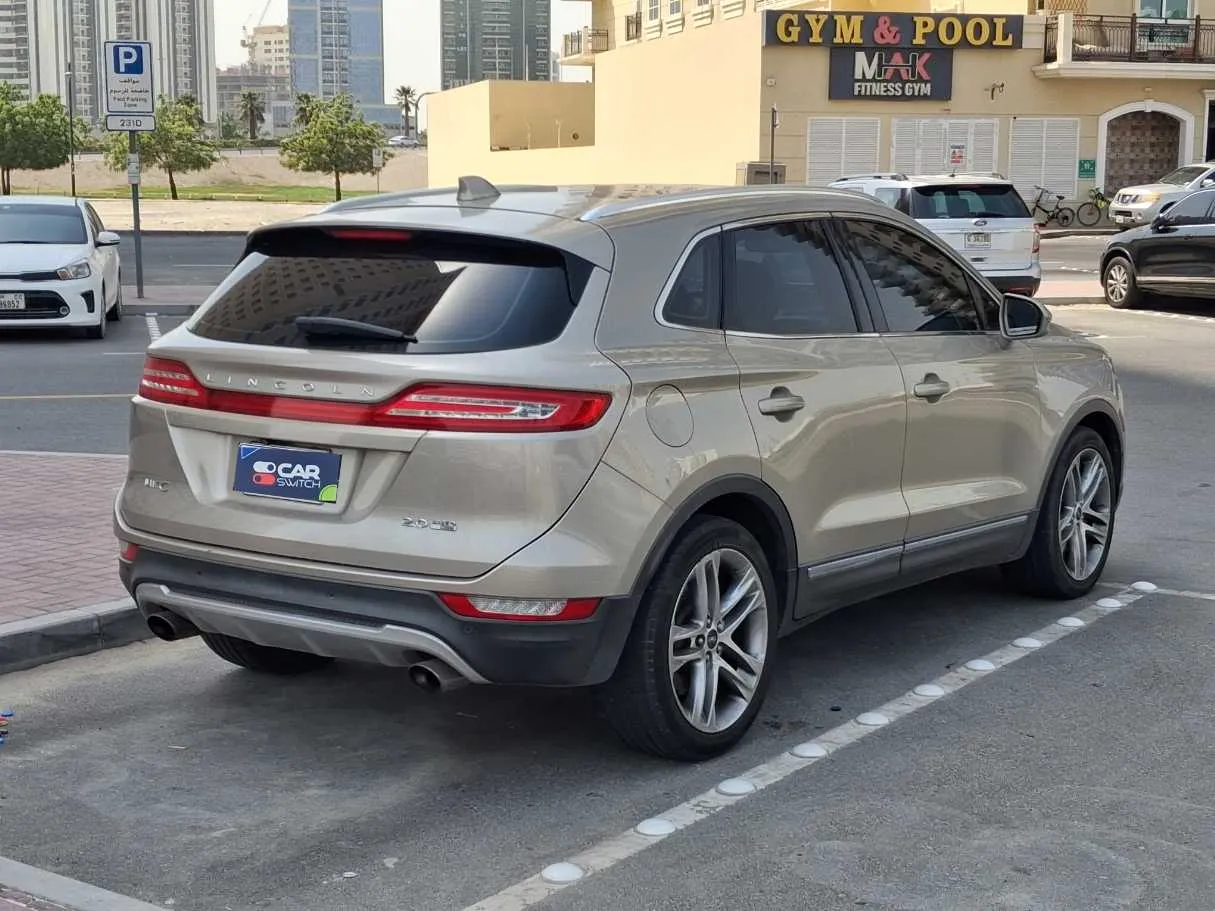 Car image 5