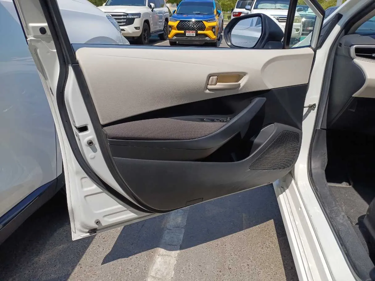 Car image 10