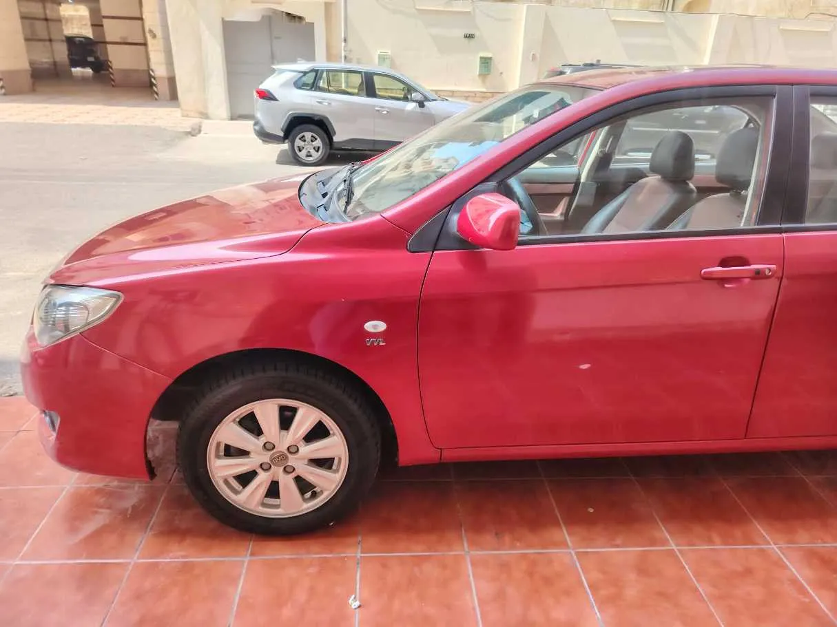 Car image 9