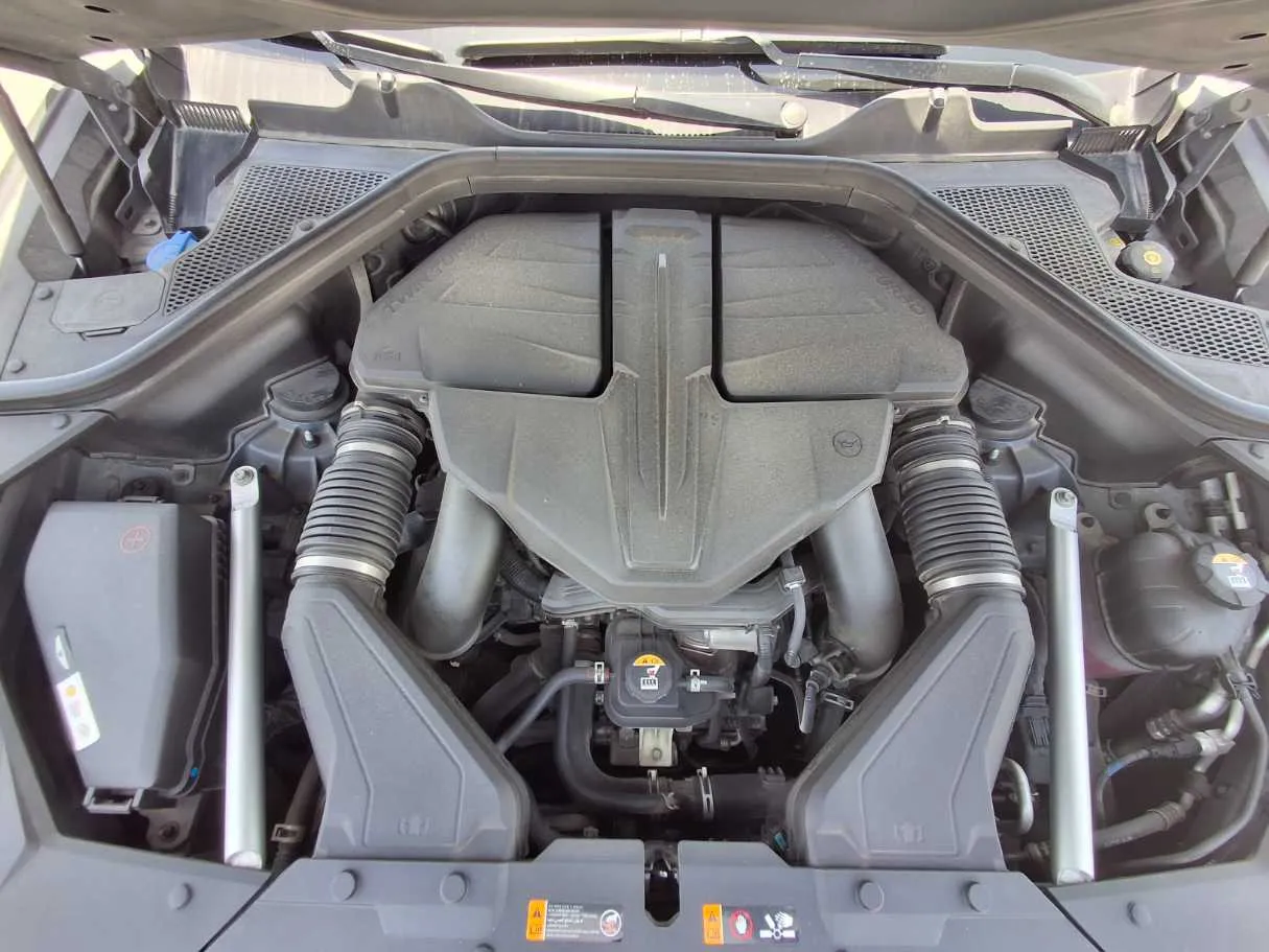 Car image 23
