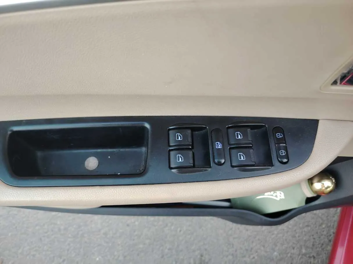 Car image 37