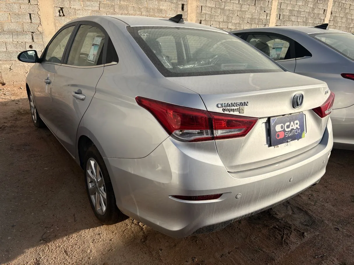 Car image 5