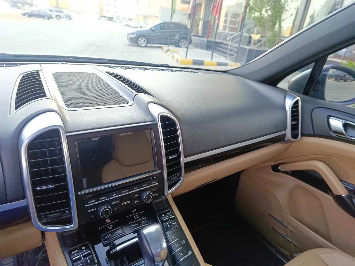 Car image 31