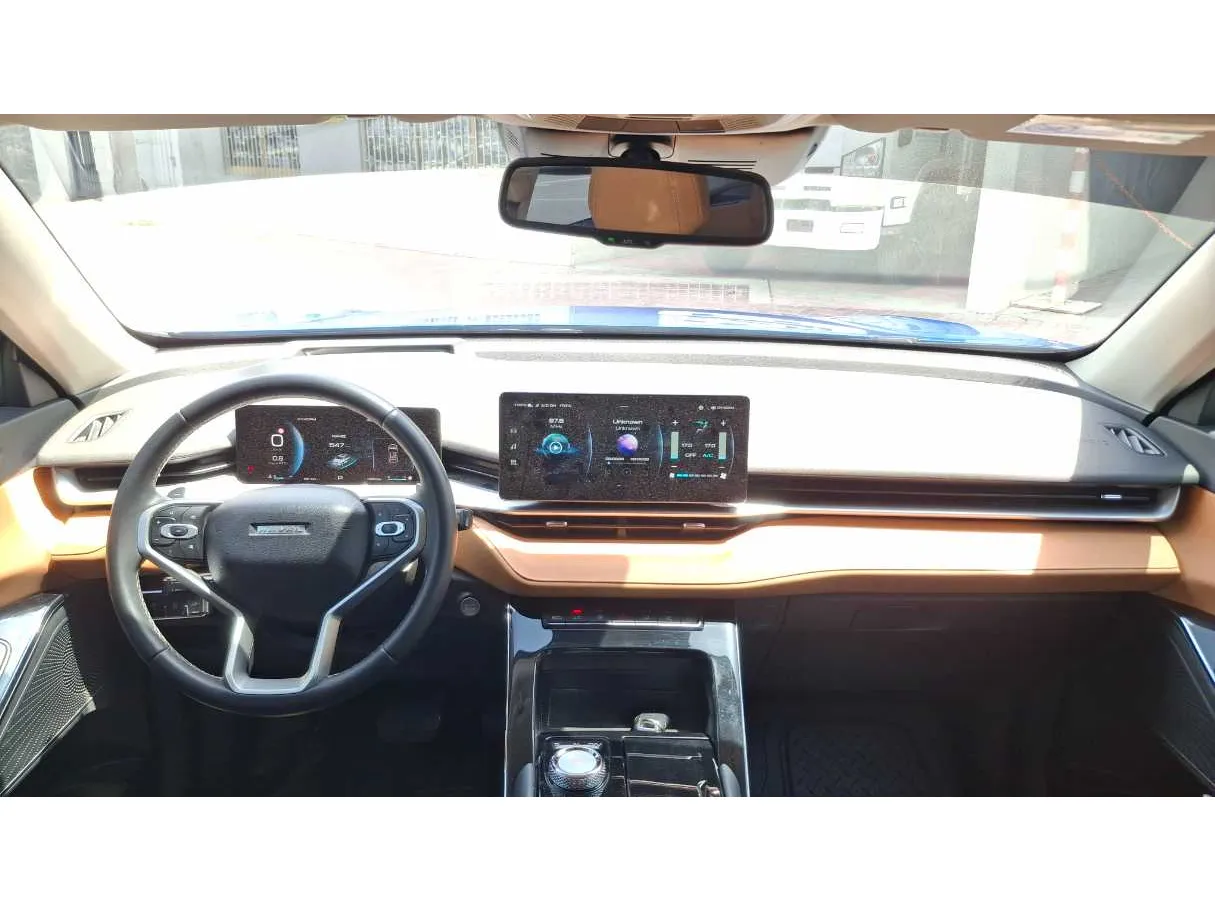 Car image 17