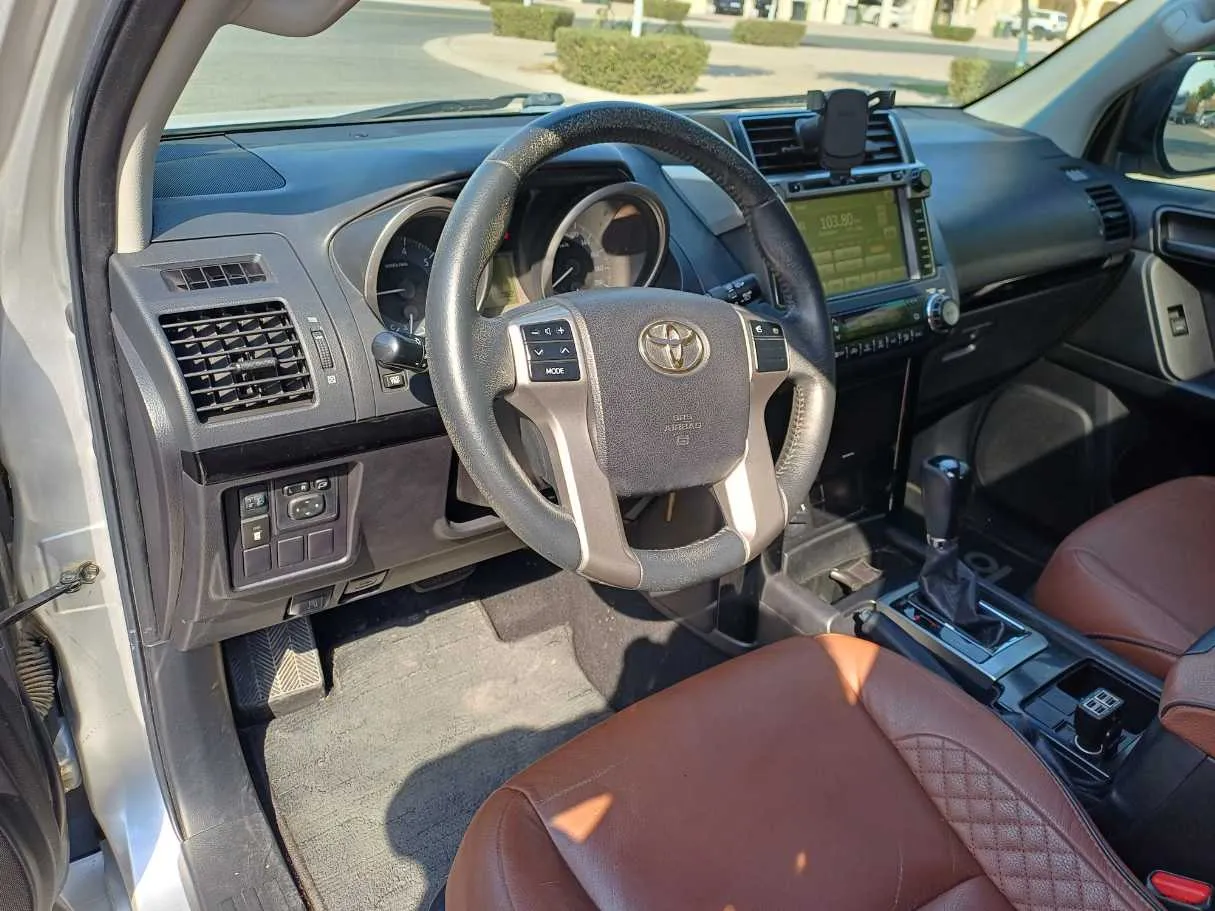 Car image 11