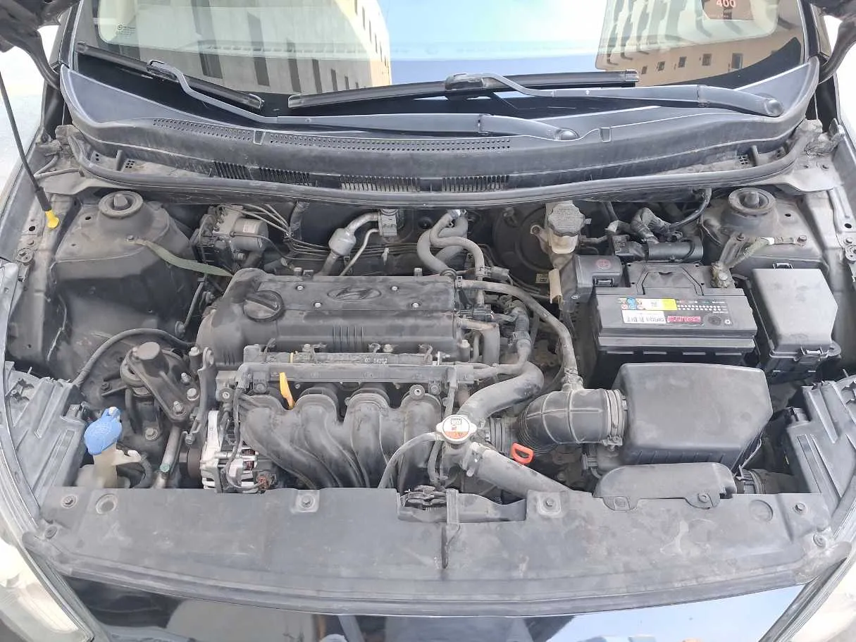 Car image 18