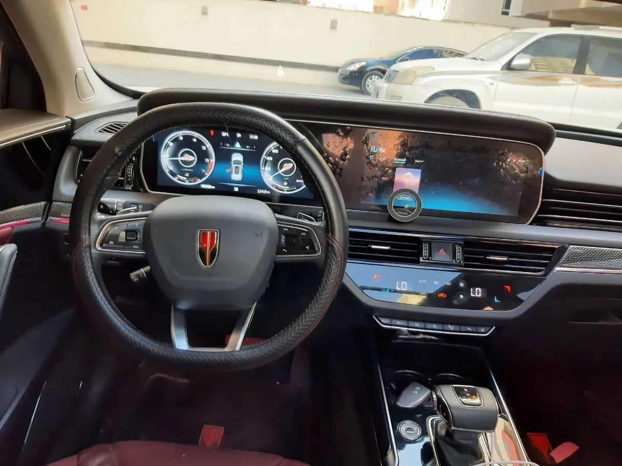 Car image 14