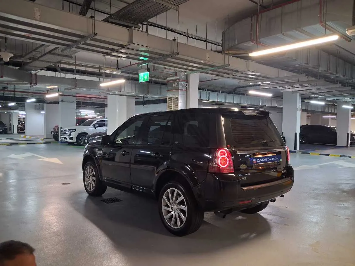 Car image 7