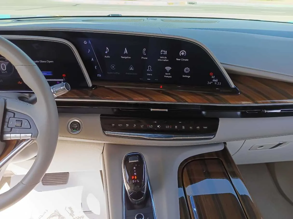 Car image 16