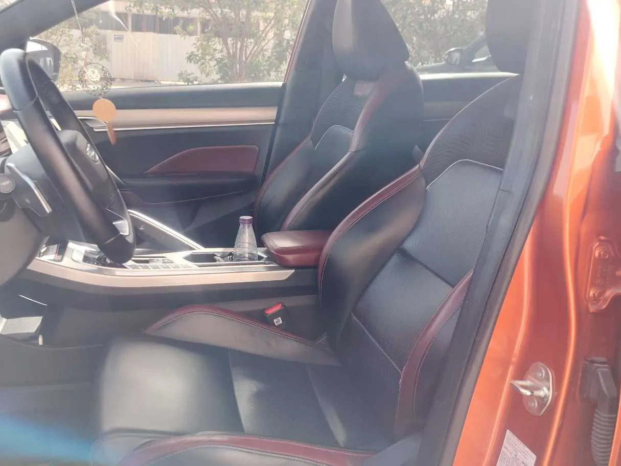 Car image 13