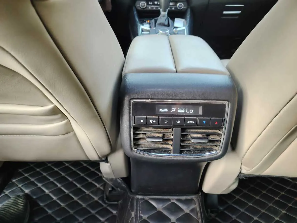 Car image 43