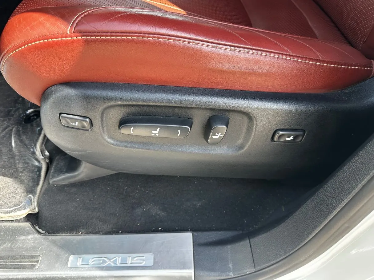 Car image 33