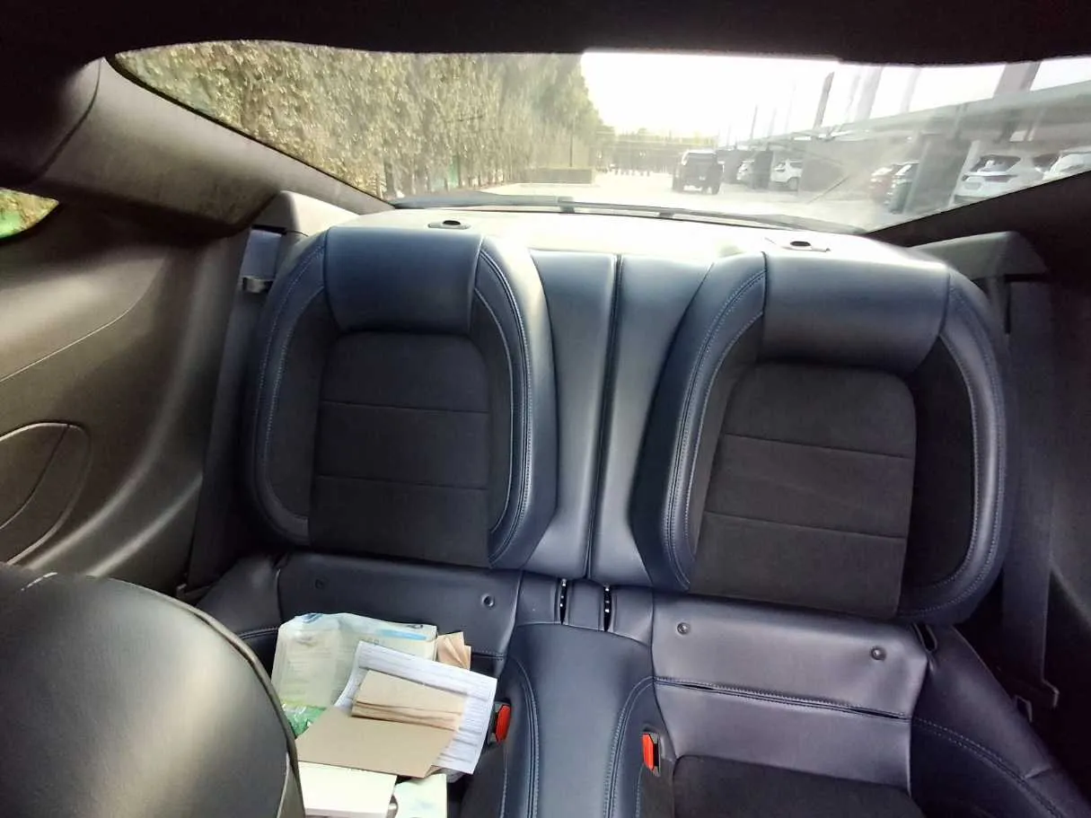 Car image 13