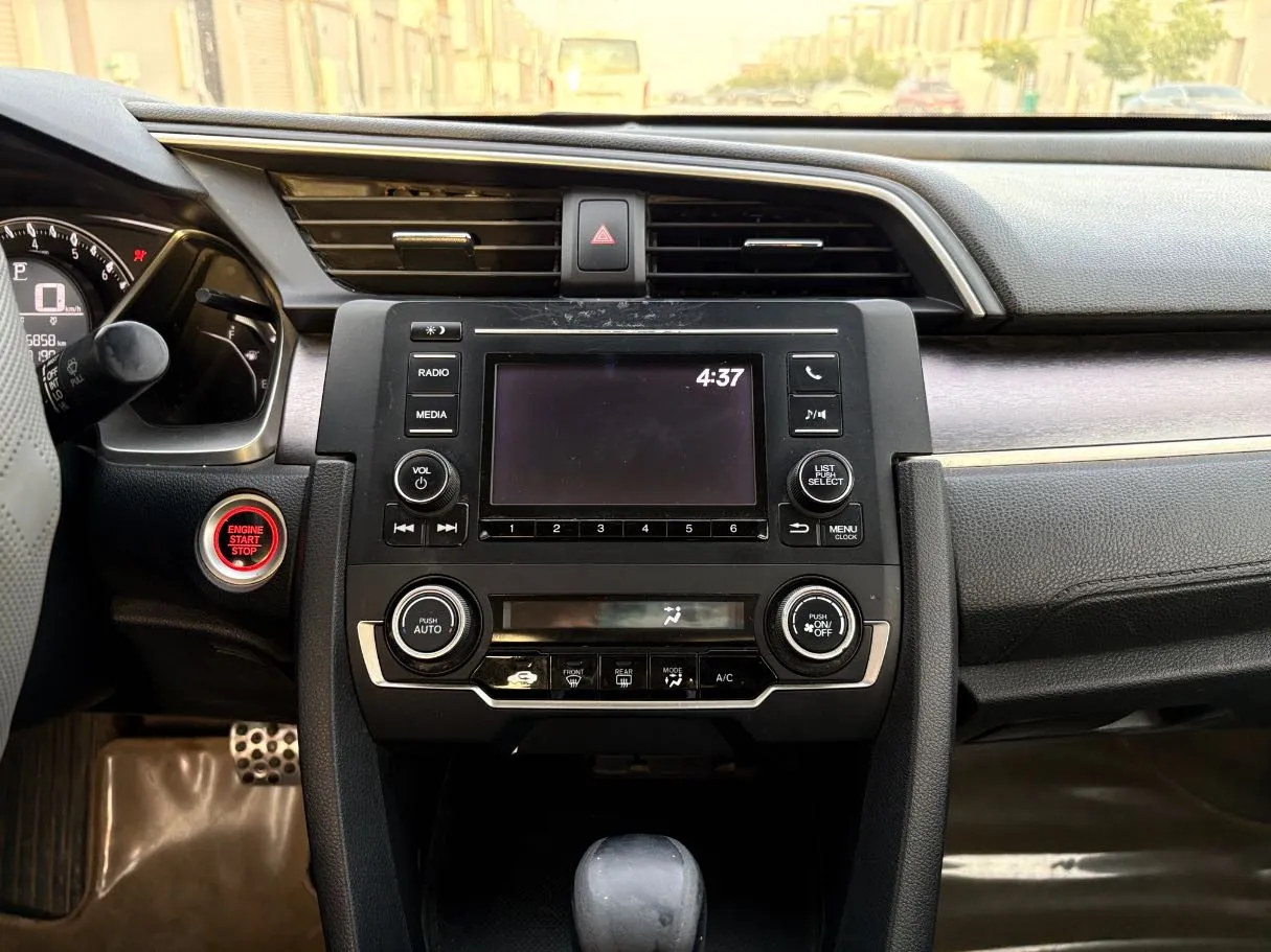 Car image 20