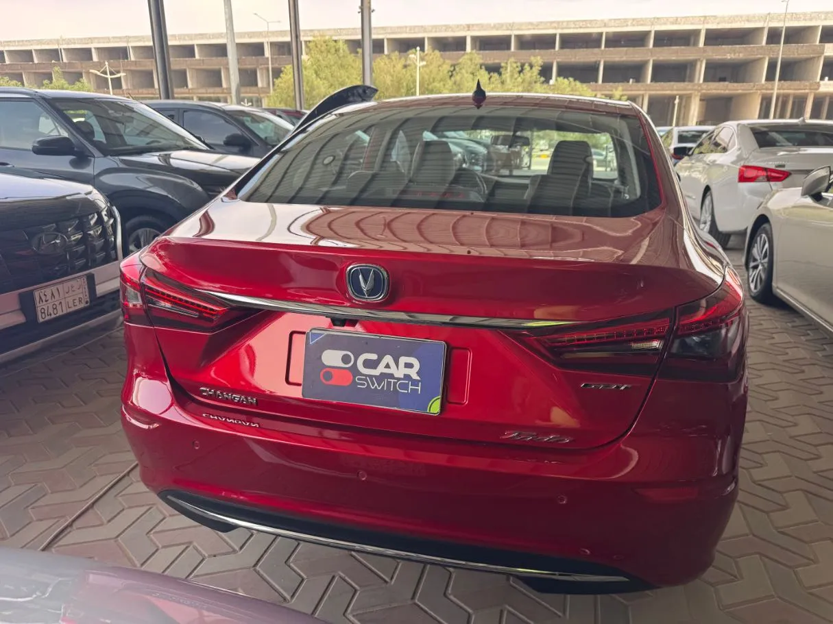 Car image 5