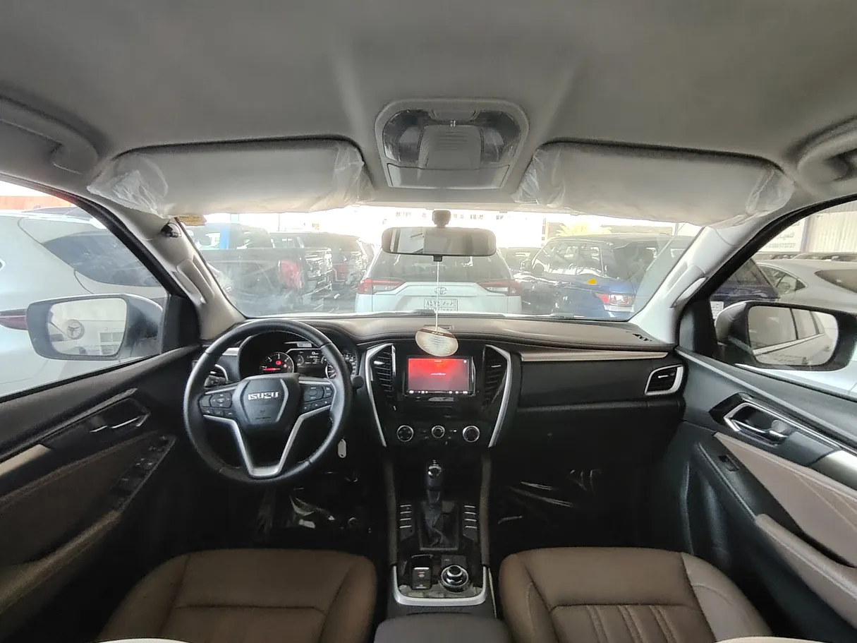 Car image 19
