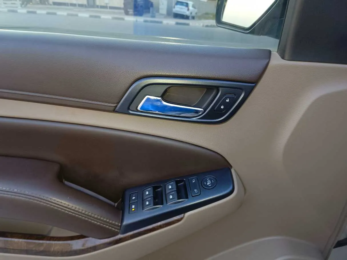 Car image 35