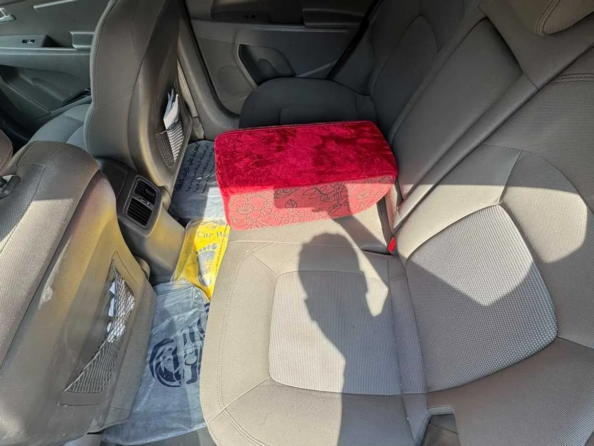 Car image 20