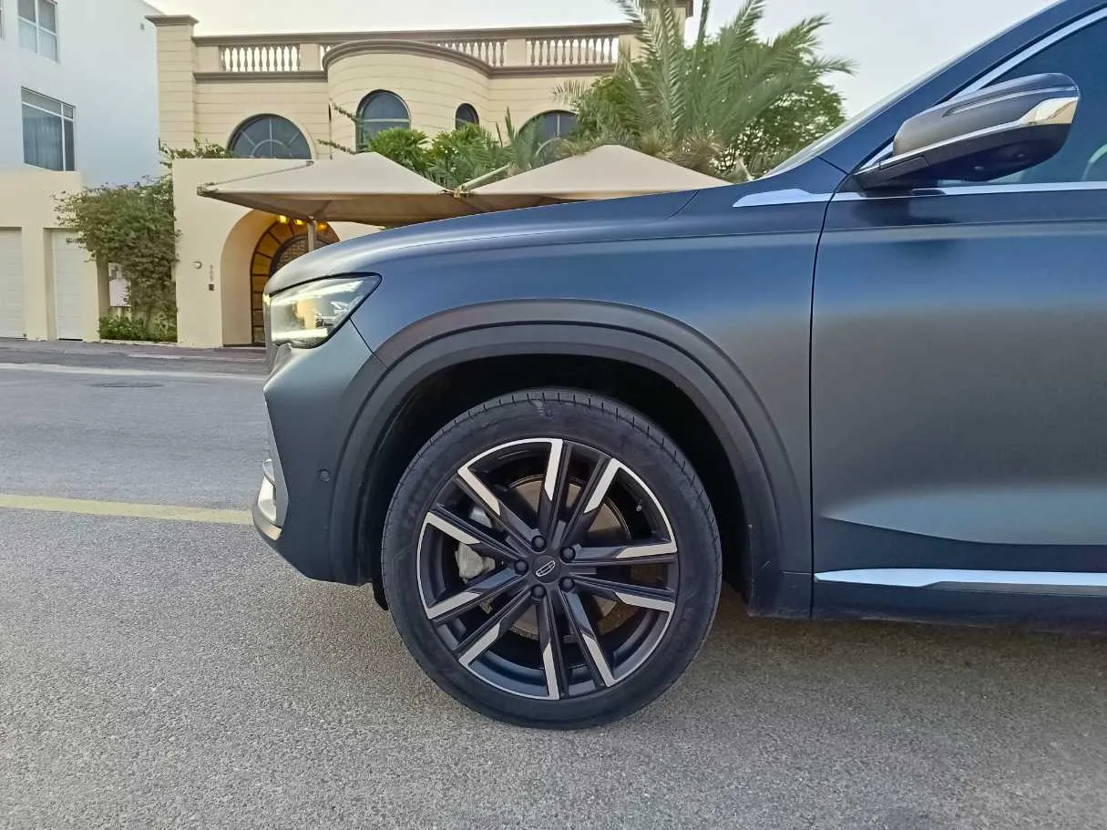 Car image 9