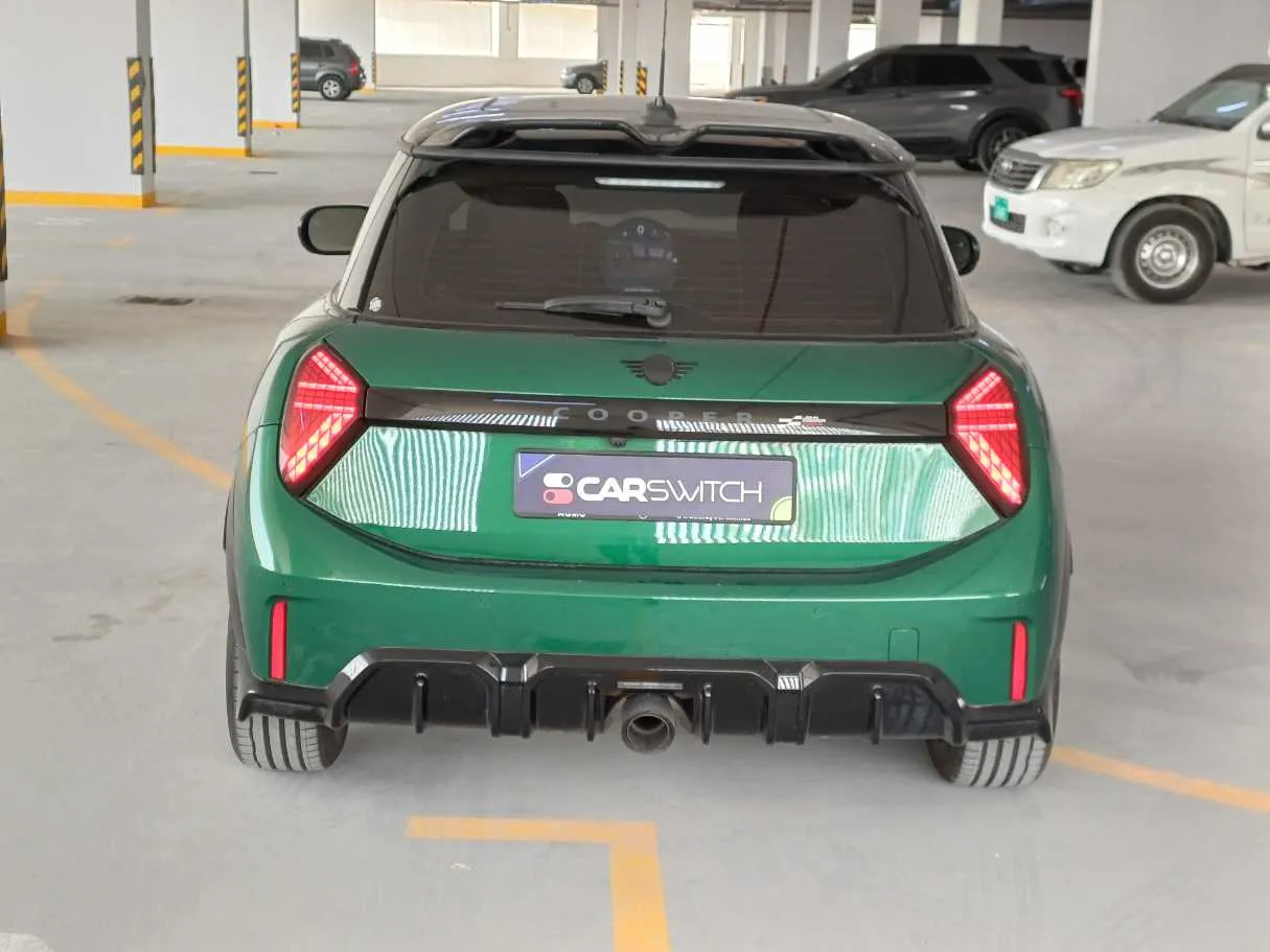 Car image 6
