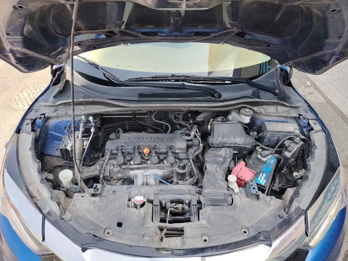 Car image 21