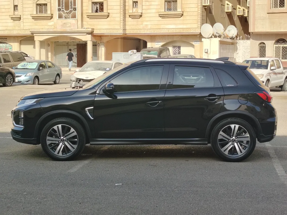 Car image 8