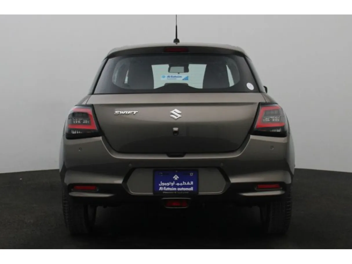 Car image 12